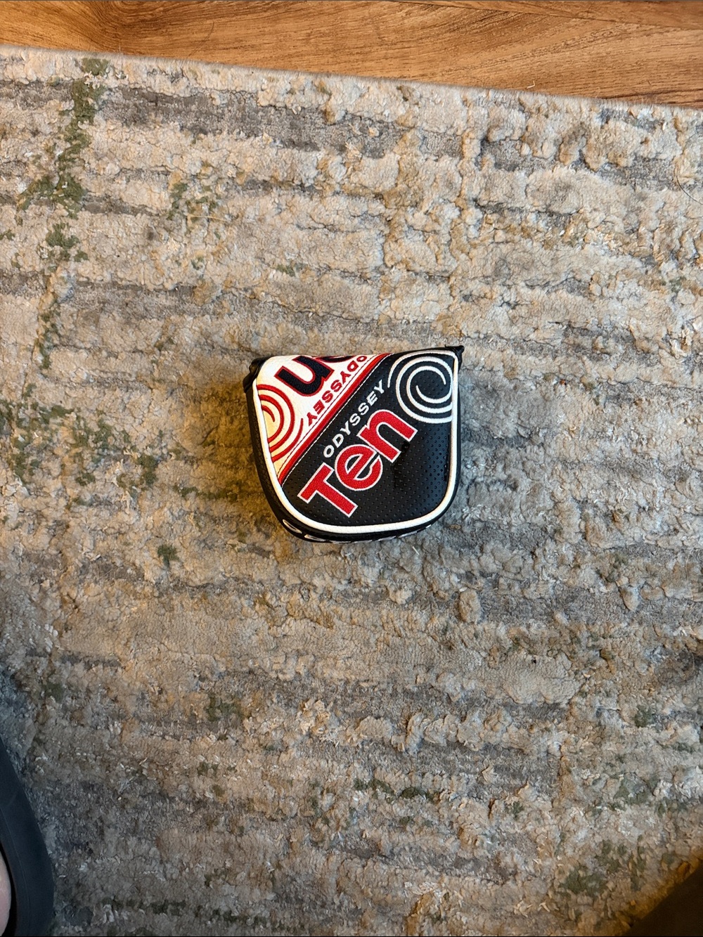 Odyssey Ten Putter Headcover in Black & Red